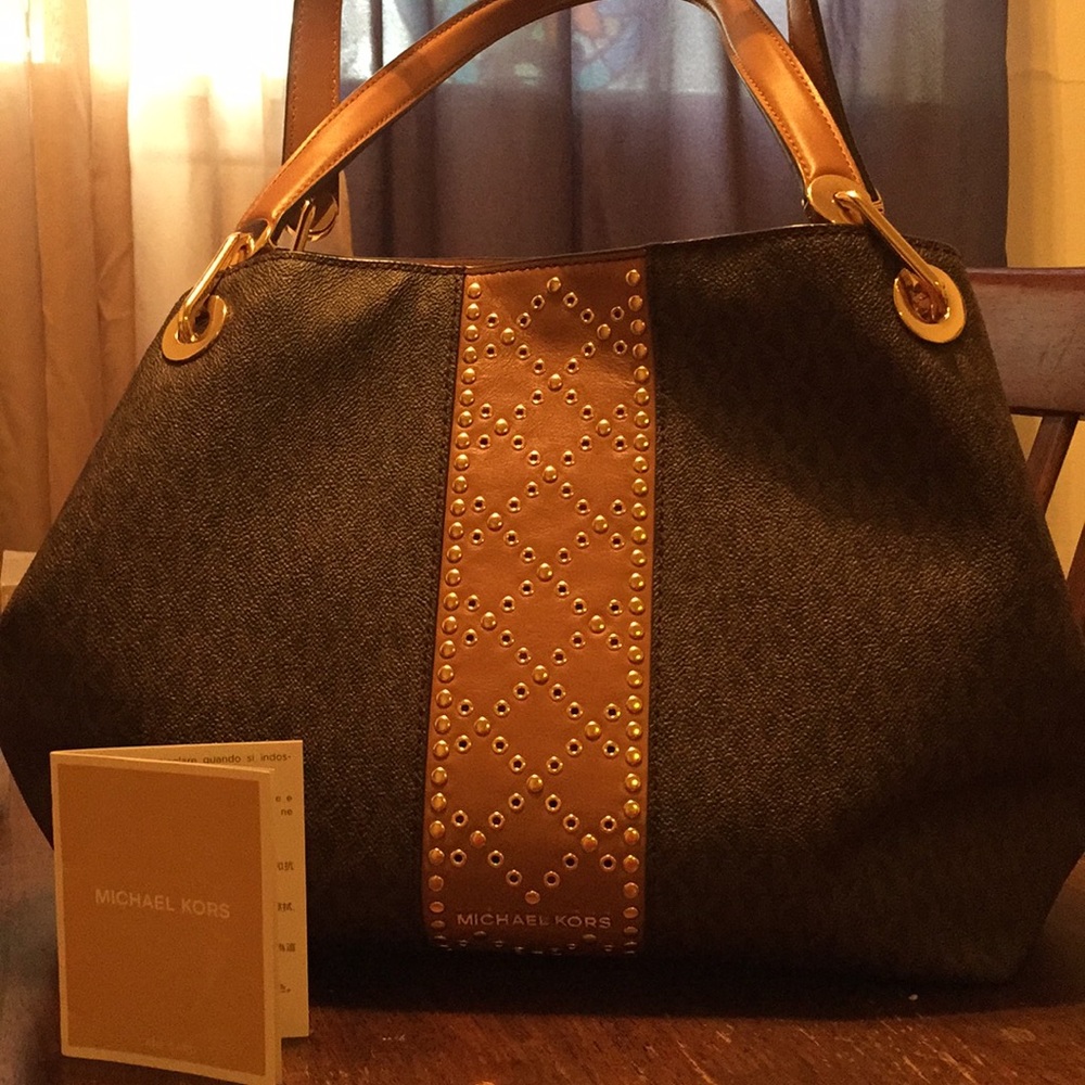 Gorgeous Micheal Kors purse